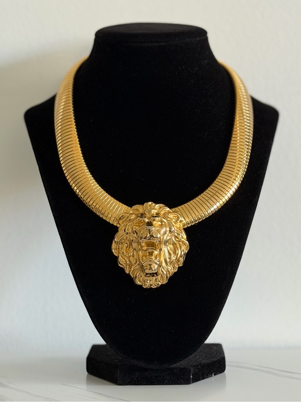 Vintage Gold Omega Lion Necklace - Women Jewelry